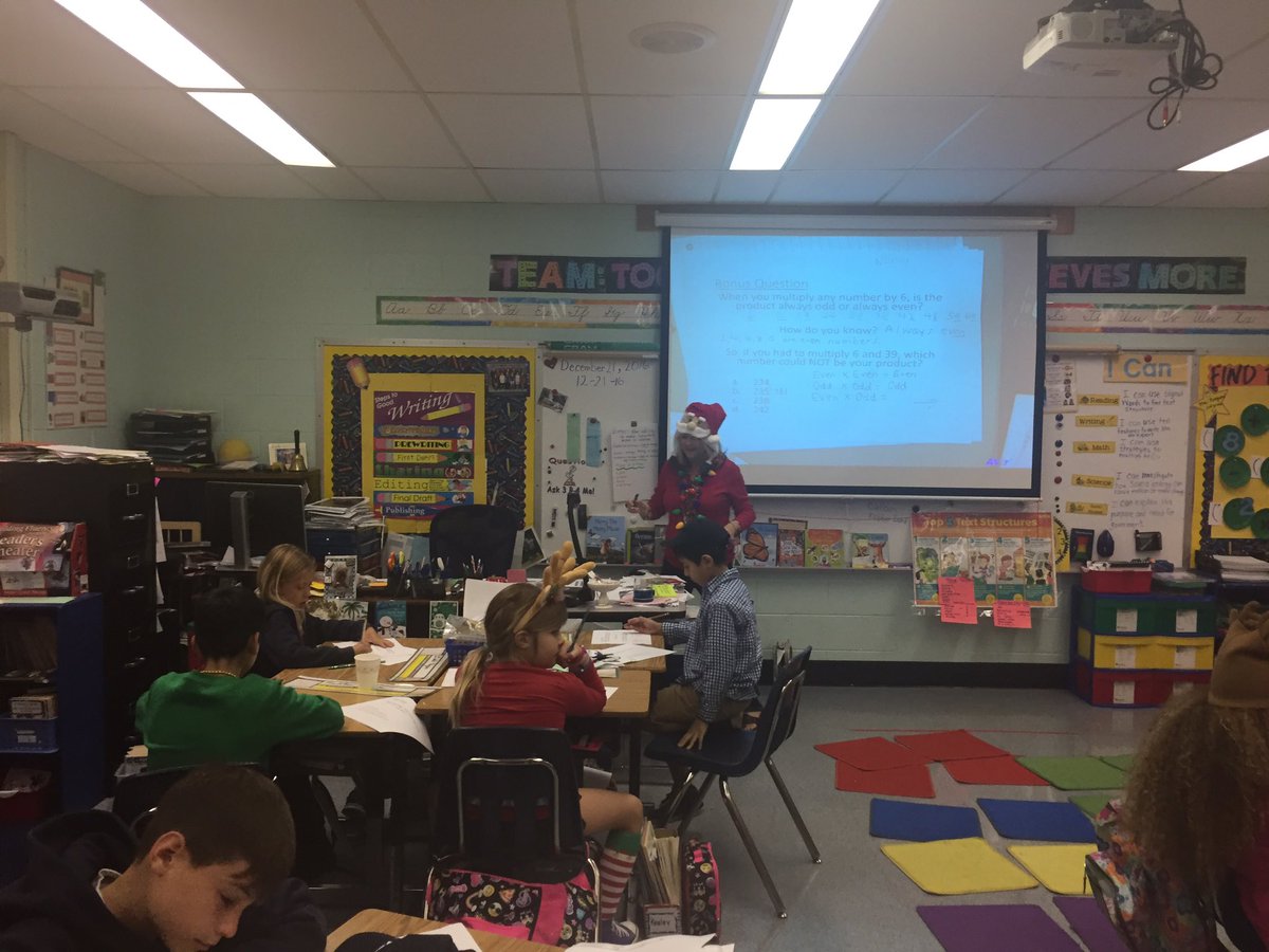PrincipalBurke's tweet photo. Addison Mizner students continue to actively learn, even hours before a long winter break! #studentslovelearning @southPbcsd @Instr_sup https://t.co/yQXQOwIgy2
