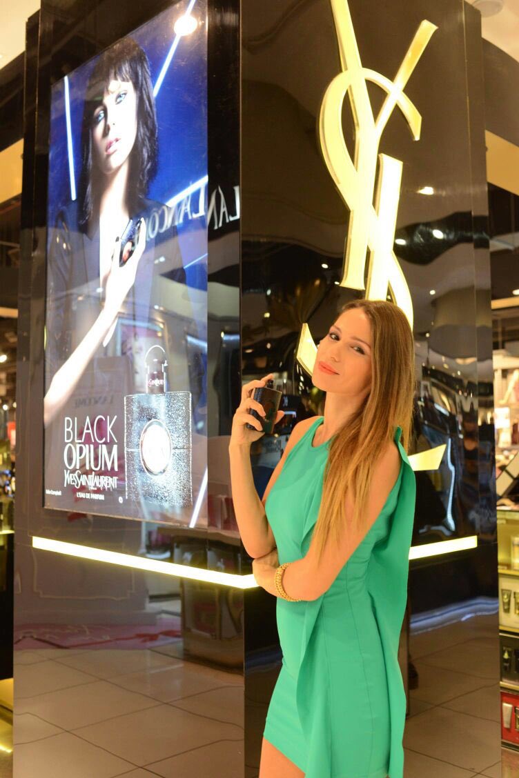 pampitaoficial's tweet photo. Merci beaucoup #yslar por los regalitos!!! 🎁🛍🎉 https://t.co/oTim30oOag