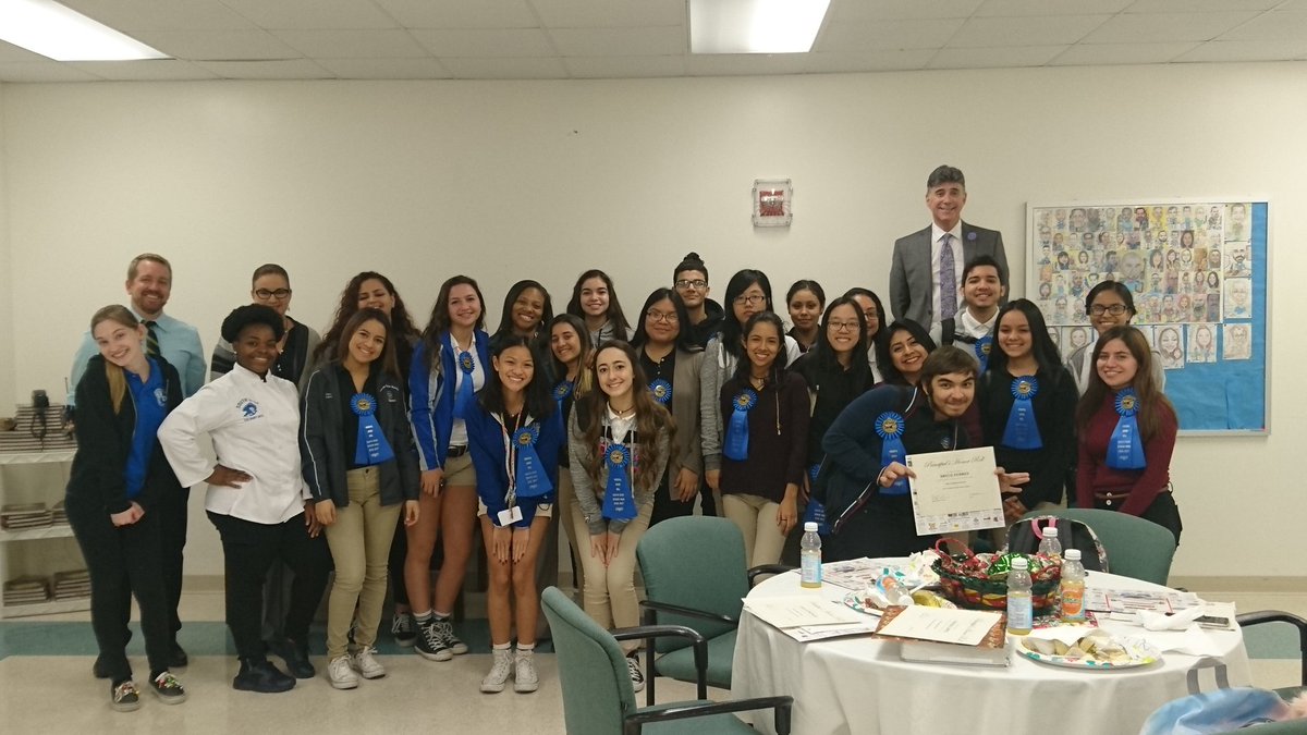 SDBucActivities's tweet photo. Celebrating our straight A's student @SDSHS Principal's Honor Roll Breakfast @Jcda2479De https://t.co/TQxqL1Q18p