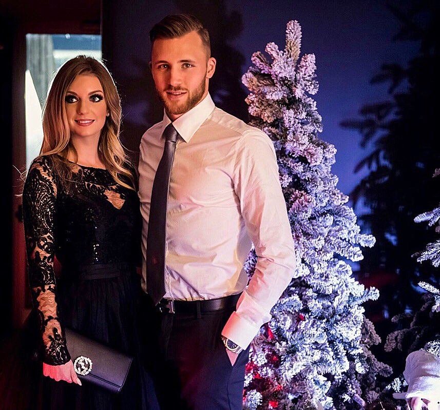 widmer_celine's tweet photo. cena di natale dell' @Udinese_1896 🎄 @silvanwidmer27 ❤️ https://t.co/5FtQnOgTPa