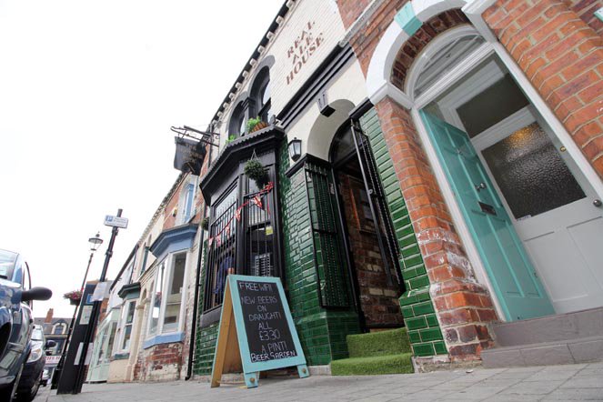 Tees_Business's tweet photo. Feature: 10 Tees bars that are helping to rejuvenate local nightlife. Have you visited them all? https://t.co/3ZkymIBUcW https://t.co/OgNW3eRO6I