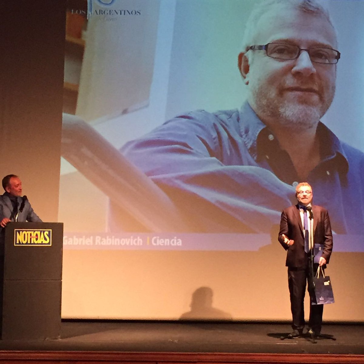 ¡Gabriel Rabinovich: El argentino del año en la ciencia! 
Distinción de la Revista Noticias ¡Felicitaciones! bit.ly/2hgp4o3