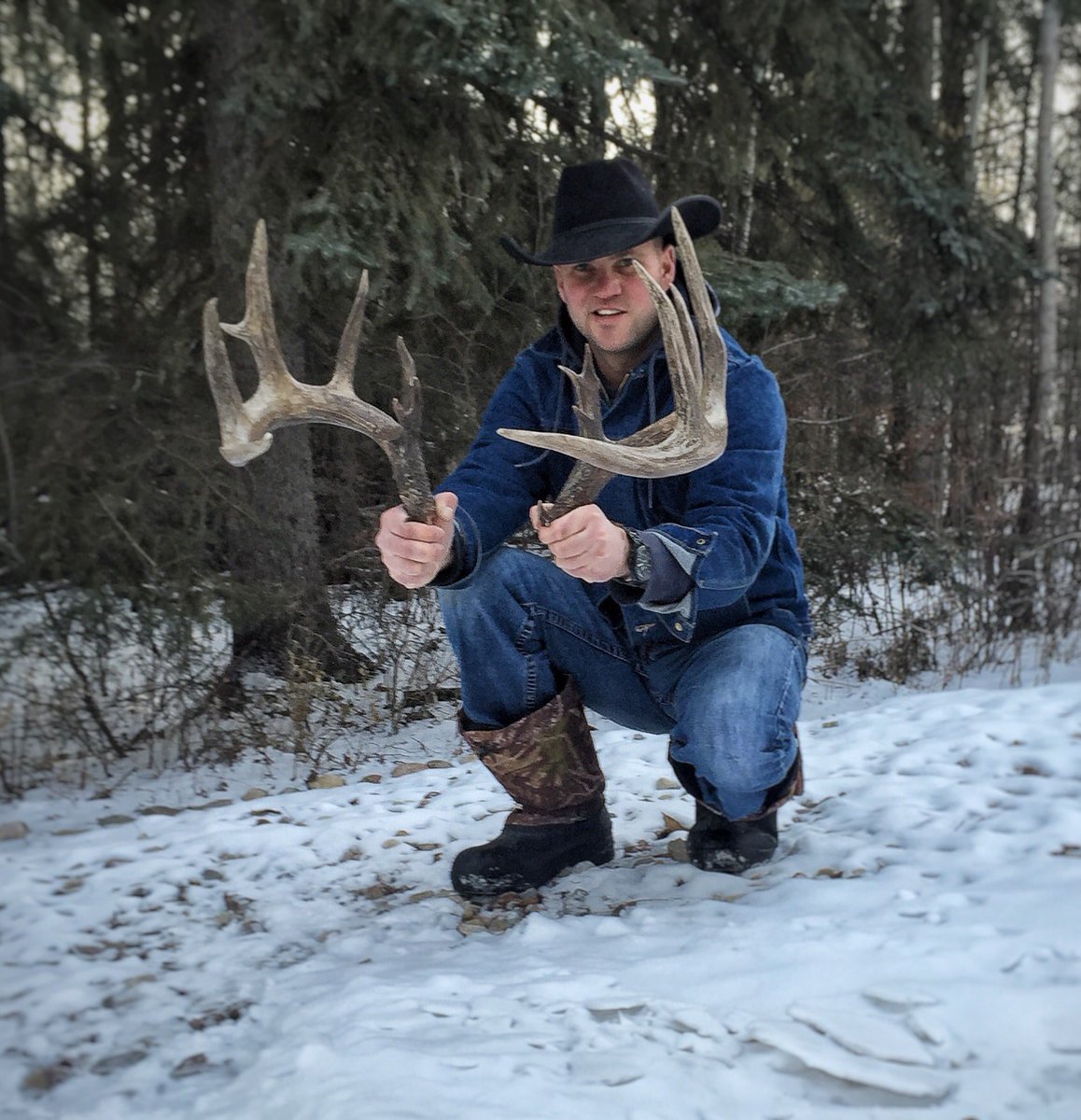 Lunkers_Fishing's tweet photo. Big ole Alberta Buck. #whitetaildeer #hunting #outdoors #alberta #lunker #fishing #shed-hunting https://t.co/dNAaPUnt56 https://t.co/VCuvO9fd9G