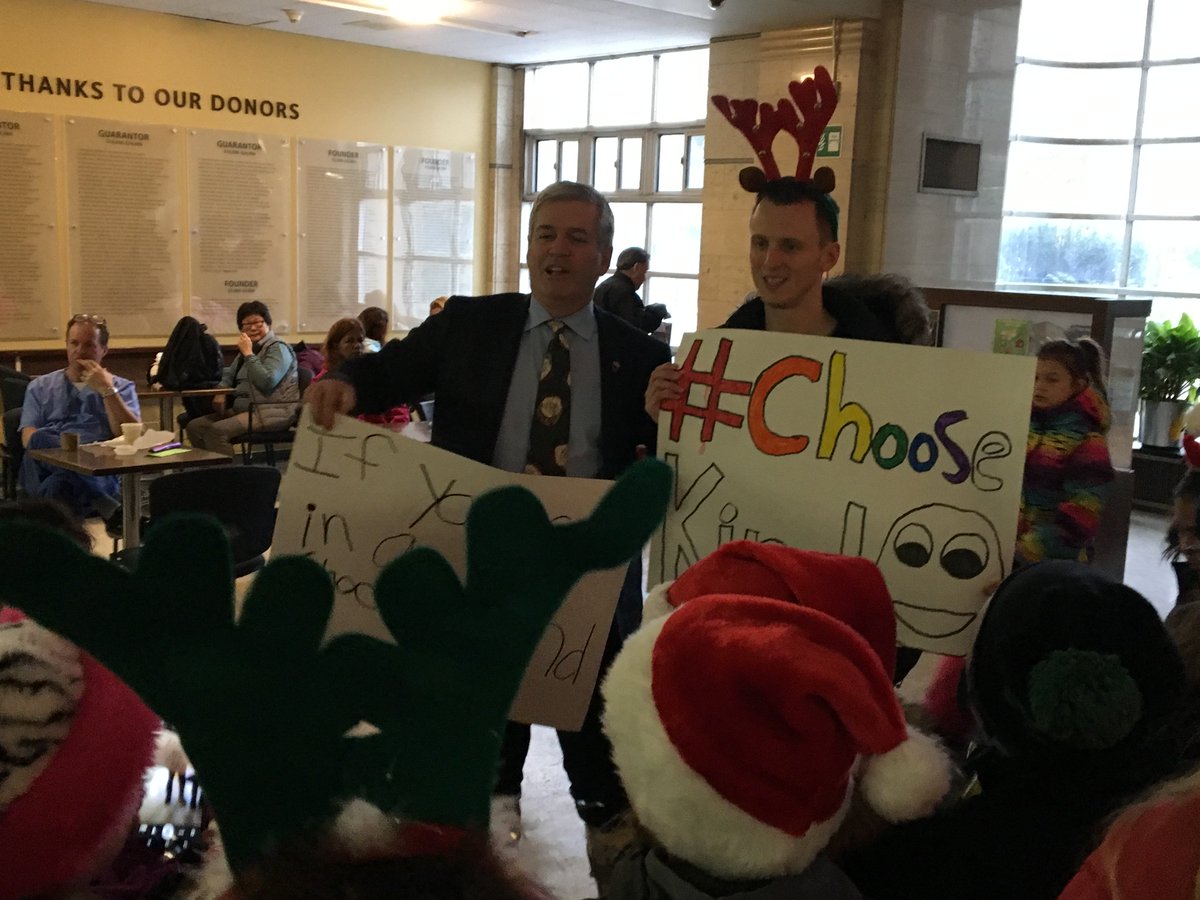 Grade 5 students spreading kindness with caring crackers at East York General Hospintal <a href="/RHMcGregor/">R.H. McGregor School</a> <a href="/tdsb/">Toronto District School Board</a> <a href="/malloy_john/">John Malloy</a> #ChooseKind