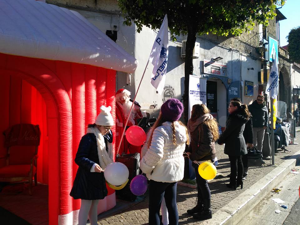 ComuneMelito_Na's tweet photo. Per "Natale a Melito 2016" oggi, giovedì 22 dicembre, alle ore 17,30, in via Roma, ci sarà Babbo Natale ad accogliere tutti i bambini!!! https://t.co/6OLQ82fABG