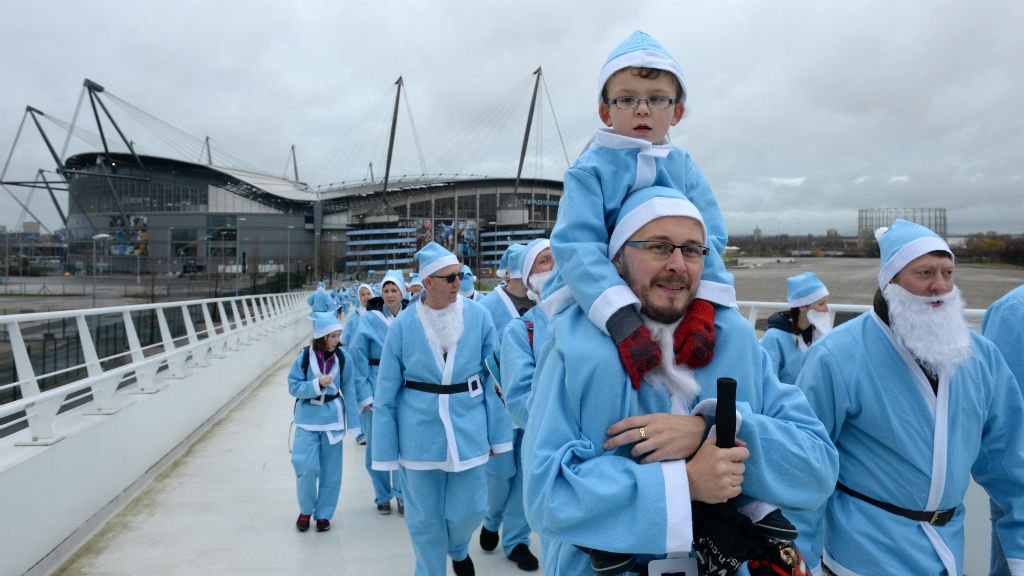 ManCity's tweet photo. It's #Christmas! How do people celebrate in the countries where our players were born? 🎅🏻 🎁 #mcfc 

READ ➡️ https://t.co/TnZz1Ud0mC https://t.co/LKV1gKvuaI