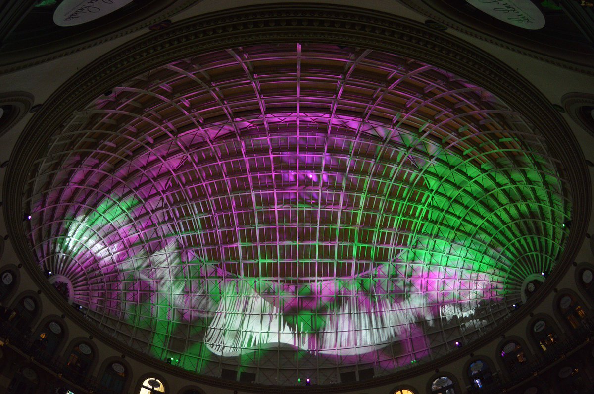 Northern lights <a href="/leedscornex/">Leeds Corn Exchange</a> on till 9pm for some late night calm in the festive hunt #christmasinleeds