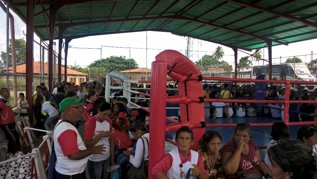 ALEXISRAMONOJE1's tweet photo. @rangelgomez Equipo Político Gob. En la masificación del Deporte en Caroní Pquia. Simon Bolívar https://t.co/f2yf0SpkX7