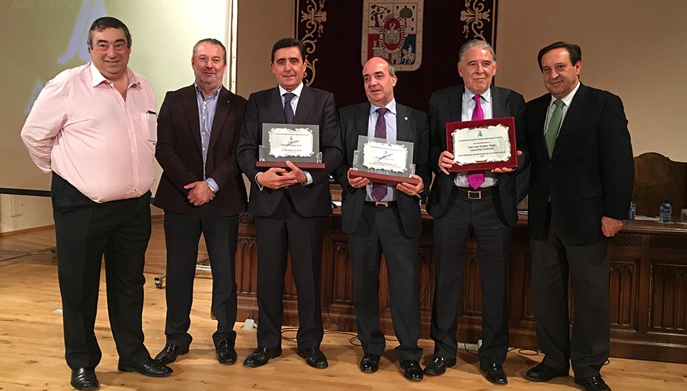 ASAJA Soria entrega los premios Espiga y Tizón. <a href="/ASAJASoria/">ASAJA Soria</a> <a href="/ASAJACyL/">ASAJA Castilla y León</a> <a href="/Caja_Rural/">Caja Rural de Soria</a> 
elmirondesoria.es/soria/soria/lo…