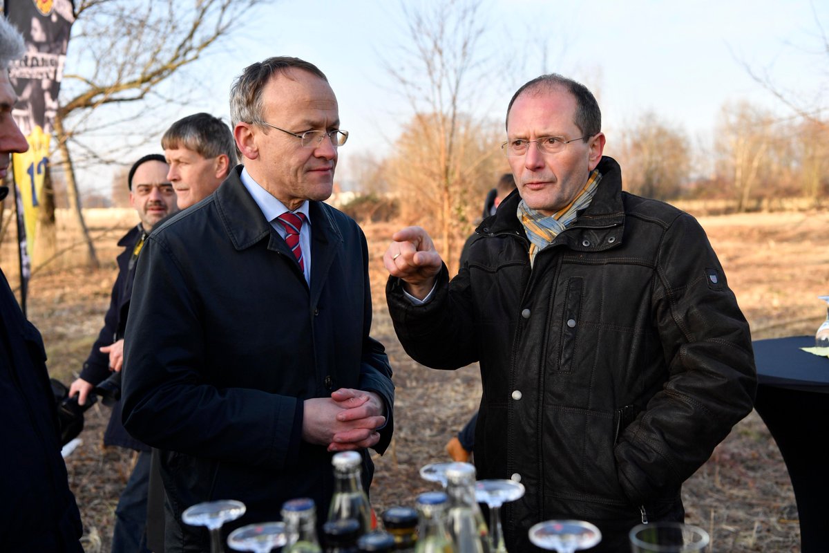 DynamoDresden's tweet image. „Wir bedanken uns beim Freistaat &amp;amp; der Stadt.“ Sportminister übergibt Fördermittel für #Trainingszentrum: bit.ly/2ijDYWE #sgd1953