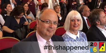Alten_france's tweet photo. [#ThisHappened2016] #10ansEB En mai Simon Azoulay, PDG d’ALTEN, célébrait les 10 ans d’@ellesbougent #FierPartenaire depuis 2009 https://t.co/7bHq7qjbs2