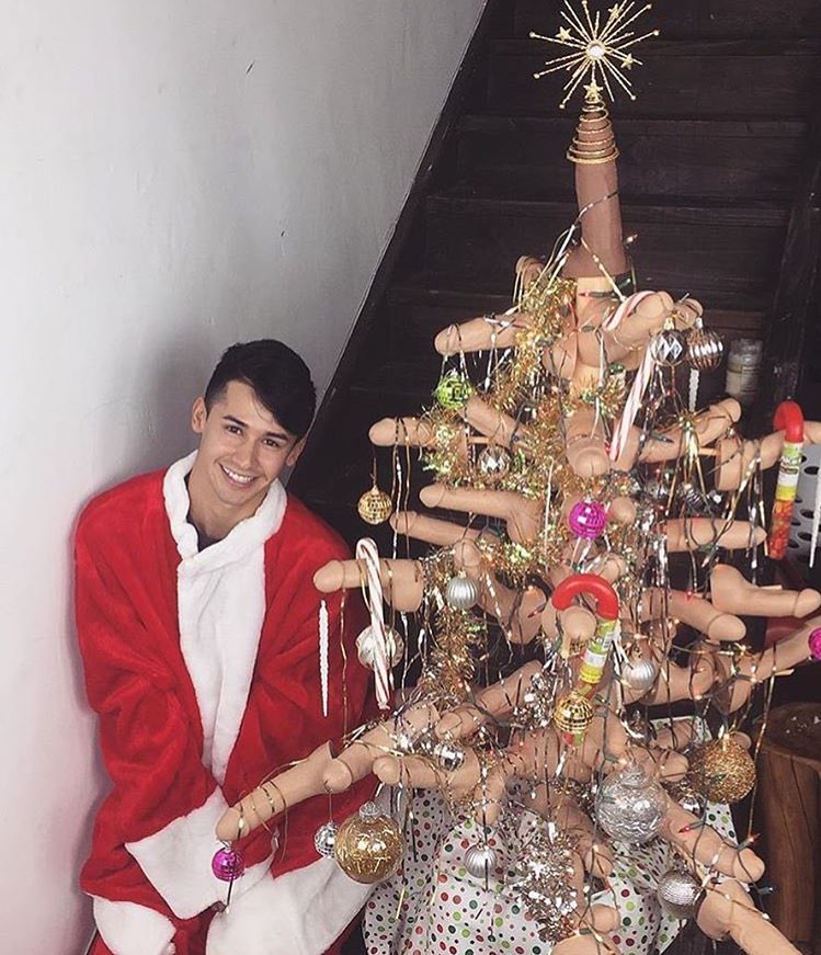 heyqweentv's tweet image. DANK HOLIGAY MEMES 🎅🏽🎄❄️️ #HappyHolidays