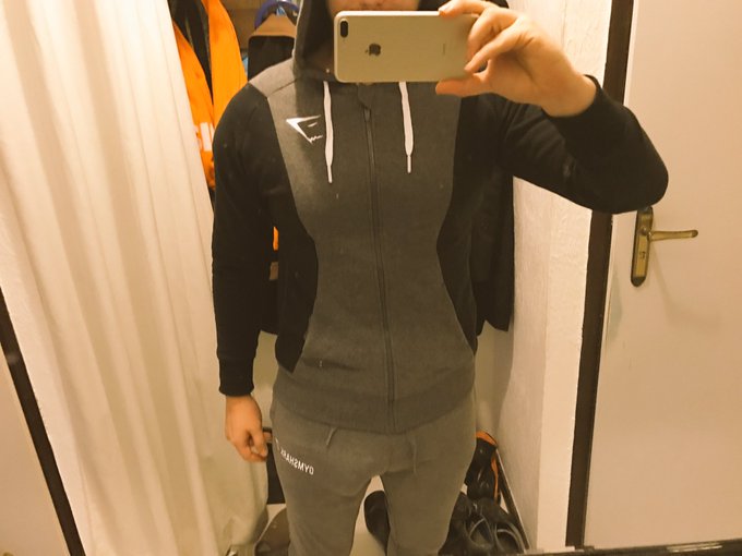 I heard there's a #graysweatpants challenge #ChallengeAccepted 🍆  Who's joining me to the gym 😏 https://t<a href="/tag/graysweatpants"class="tags">#graysweatpants</a><a href="/tag/challengeaccepted"class="tags">#ChallengeAccepted</a>