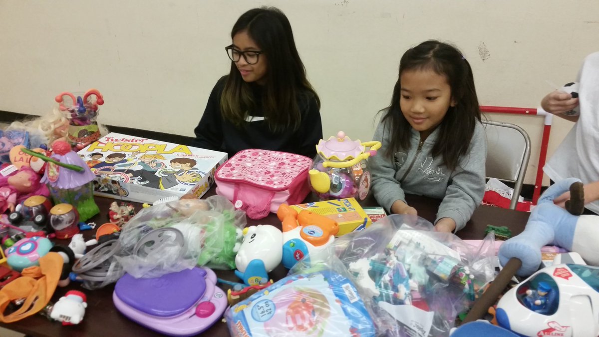 CsHoly's tweet photo. Holy Cross Me2We Santa's Shop: Selling second-hand items donated by the community. Kids buying 4 family/friends. Revenue 4 charity. 3 x WIN! https://t.co/ZZWcOuBmJk
