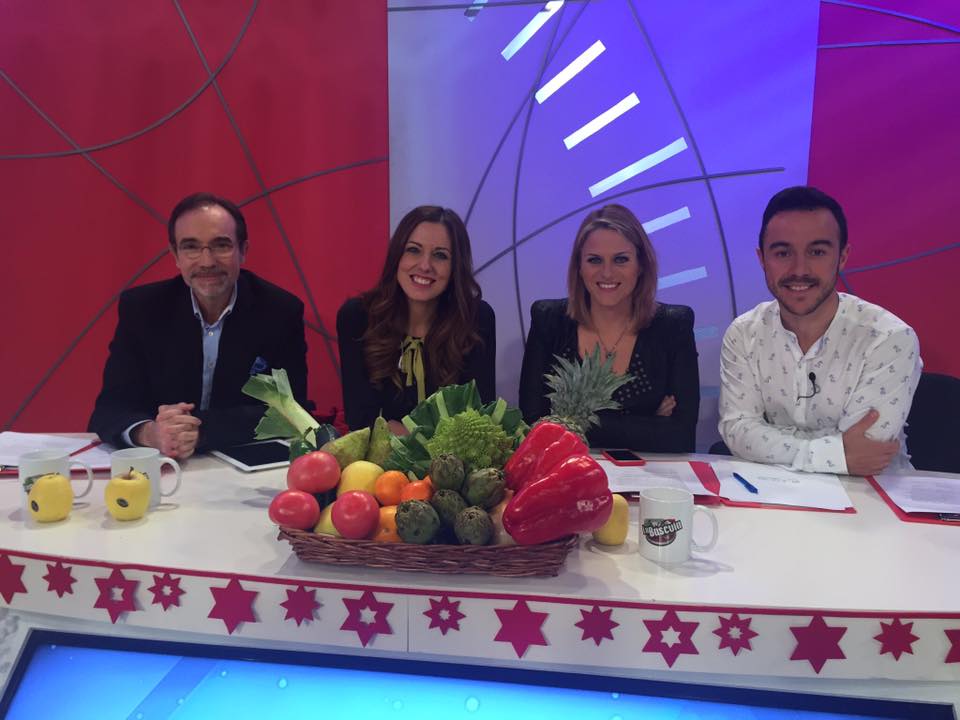 labascula_ATV's tweet photo. Cumplimos 3 meses y para celebrarlo sorteamos una cesta saludable de nuestros amigos @FrutasOlmos ¡Comparte esta foto y gana! #labascula68 https://t.co/obWd78Ssk4