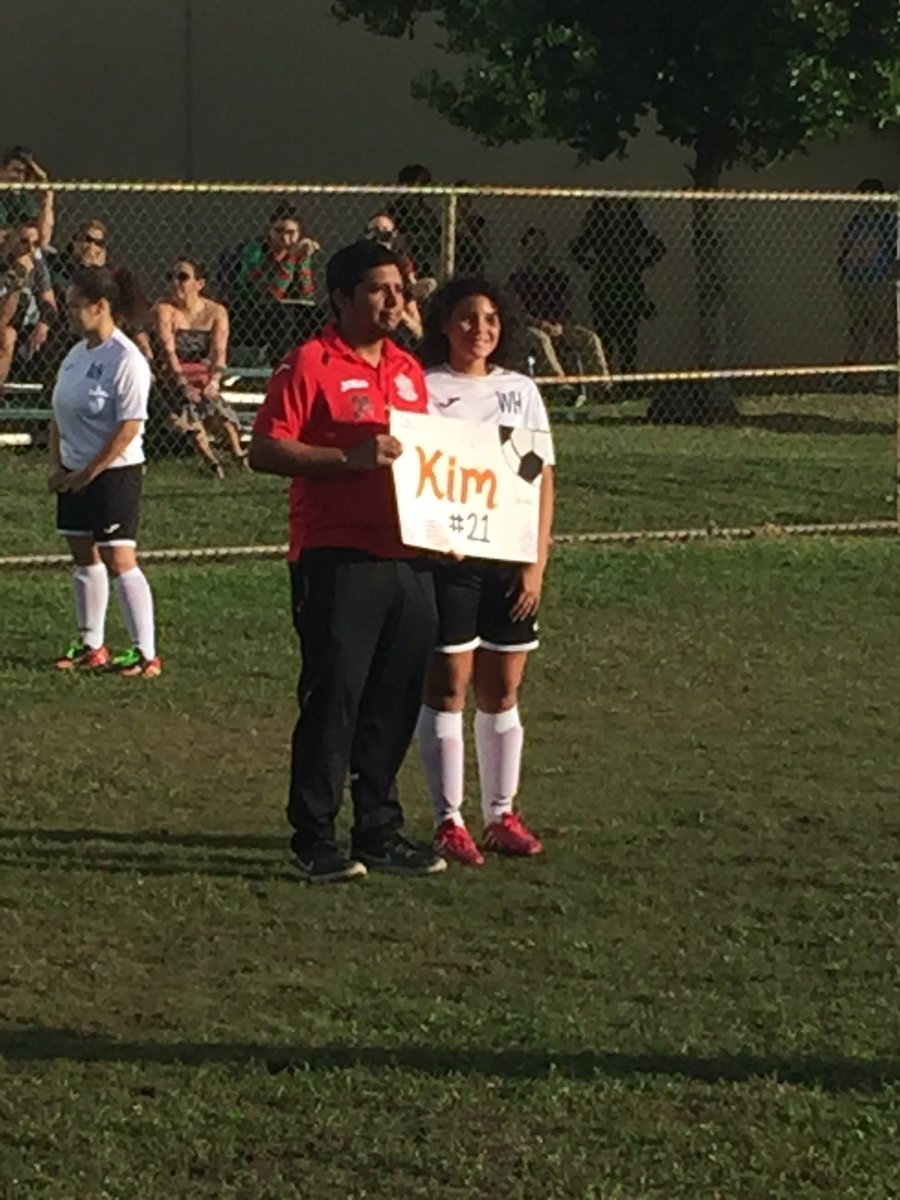 aconcepcion5's tweet photo. Preparing to honor our Senior Lady Wildcats before game @westlandhialeah @APDiazRubio @WHSHStudentGov @Westland2017 @westland2019 @whsh18 https://t.co/MVDMNWLhXY