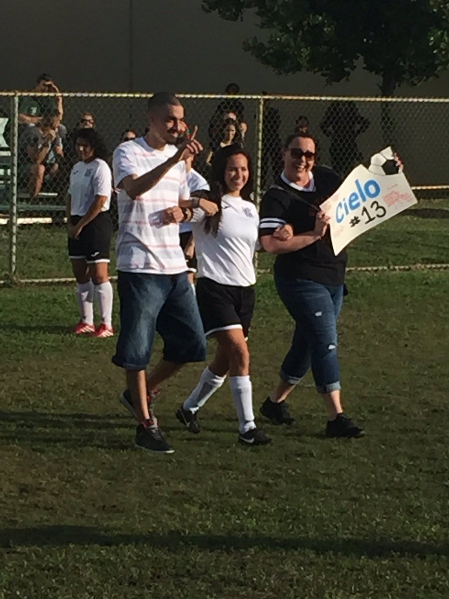 aconcepcion5's tweet photo. Preparing to honor our Senior Lady Wildcats before game @westlandhialeah @APDiazRubio @WHSHStudentGov @Westland2017 @westland2019 @whsh18 https://t.co/MVDMNWLhXY