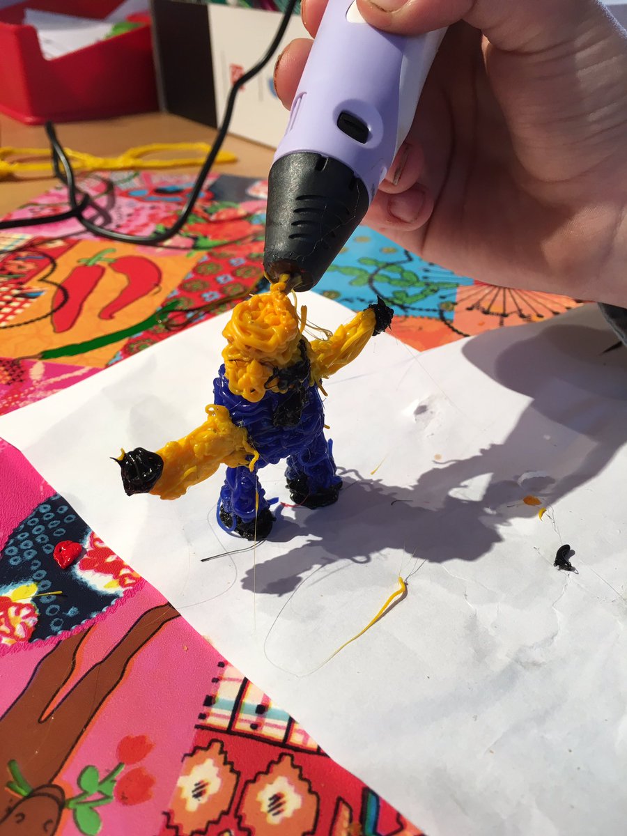 OntwerpCirkel's tweet photo. Mats hield een OntwerpCirkel kinderfeest 3D pen tekenen. De Mignon was echt goed gemaakt voor een 8 jarige! #3dpen #fablab013 #techniek https://t.co/roopbSxE5s