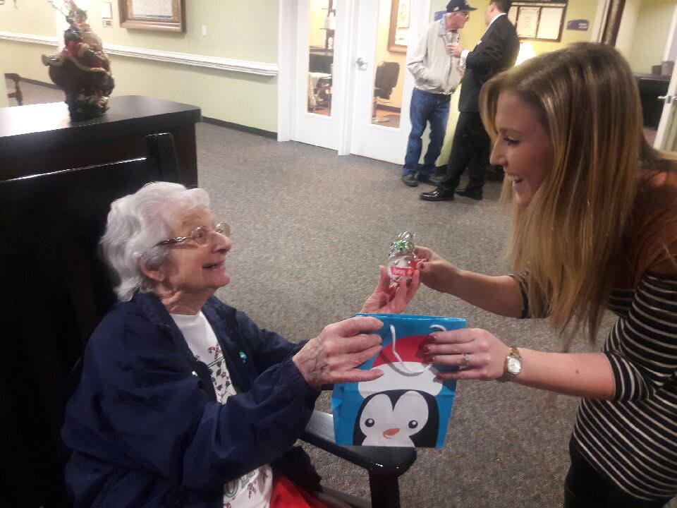 MarketingCGC's tweet photo. Our residents sure do love this time of year! It's an honor to be able to spend the season with them! #FrontierCulture https://t.co/7Ar2wG6Xmr