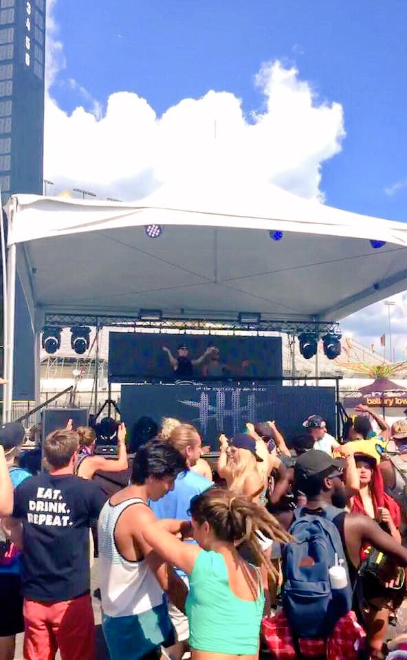 DigiWRLD_'s tweet photo. #tbt missing summer take me back to @imaginemusicfes ๐๐ป
#throwback #Throwback2016 #imf2016 #imf2017 #imagine #imaginemusicfestival #music https://t.co/NACcnnlVkG