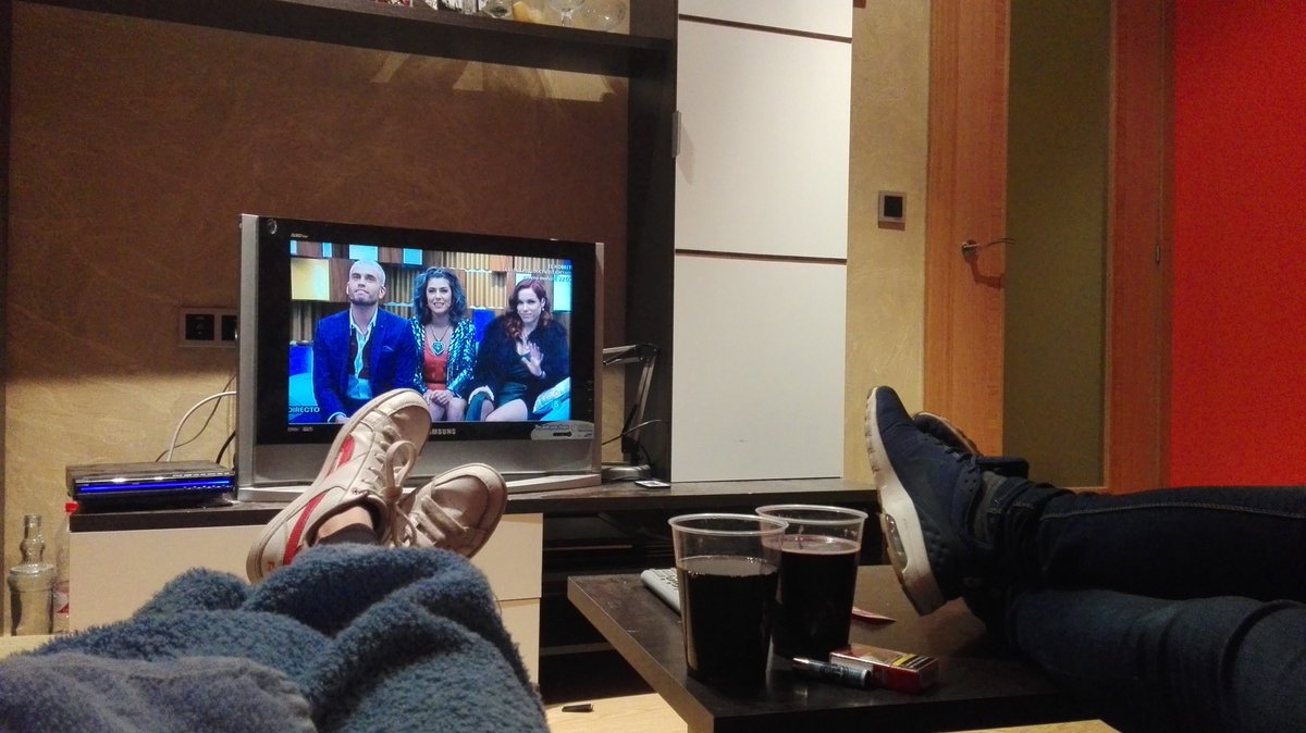 GoreBlanco's tweet photo. Vaya plan nos cascamos @Blaaanco23 🍷😊 https://t.co/N9OnYu90pF