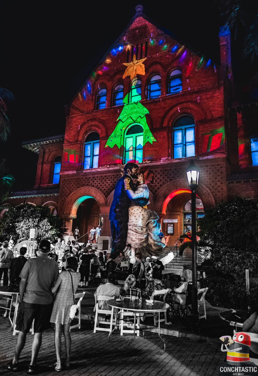 The Key West Art &amp; Historical Society had the best light show last night in #KeyWest at The Holiday Bazaar It illuminated The Custom House
