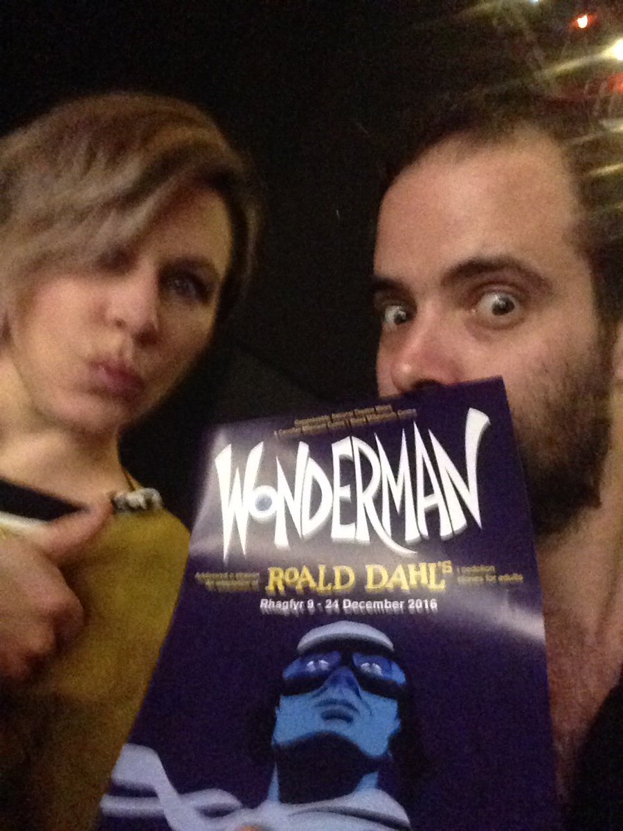 ErnieSparkles's tweet photo. Queen @Betty_Blue_Eyes and I hereby award @gagglebabble1 #wondermancdf a great big 18 star review 🌟🌟🌟🌟🌟🌟🌟🌟🌟🌟🌟🌟🌟🌟🌟🌟🌟🌟 https://t.co/Ivoh3RYcJQ