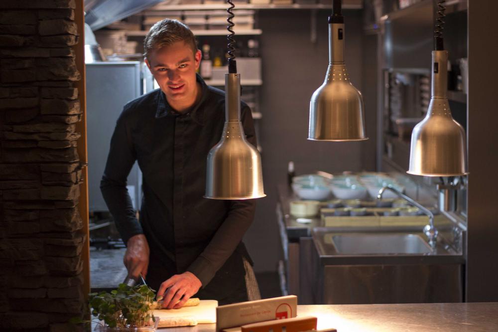 NLinNY's tweet photo. Restaurant de Haan in @gem_groningen Only Has One Employee #thecookcooks #youserve via @munchies https://t.co/FJyy9mQu1O https://t.co/StlQONgMOV