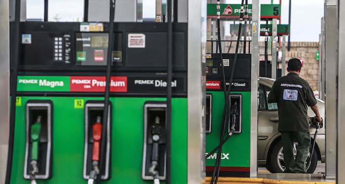 SinEmbargoMX's tweet photo. #Opinión "Gasolina barata: la mentira histórica", escribe Martín Moreno @_martinmoreno https://t.co/oOW8n7GRRt https://t.co/0UbO1W7Ihq