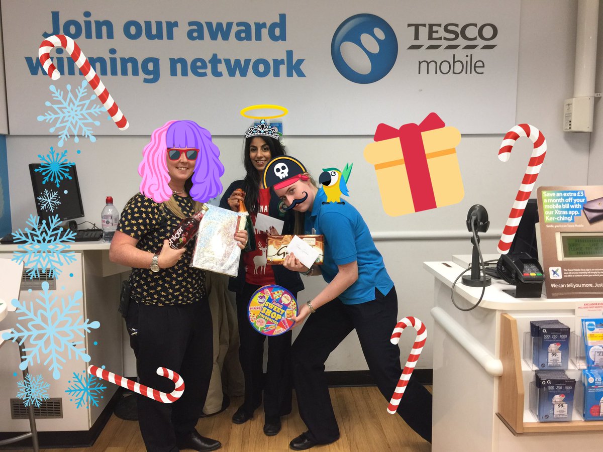 Just visited this wild bunch in Gorton!Merry Christmas Team @TescoGorton <a href="/tescomobile/">Tesco Mobile</a> @Llittle25 <a href="/McgeoughSteve/">Steve</a> Have a good one  🎄🎁❄️#area9