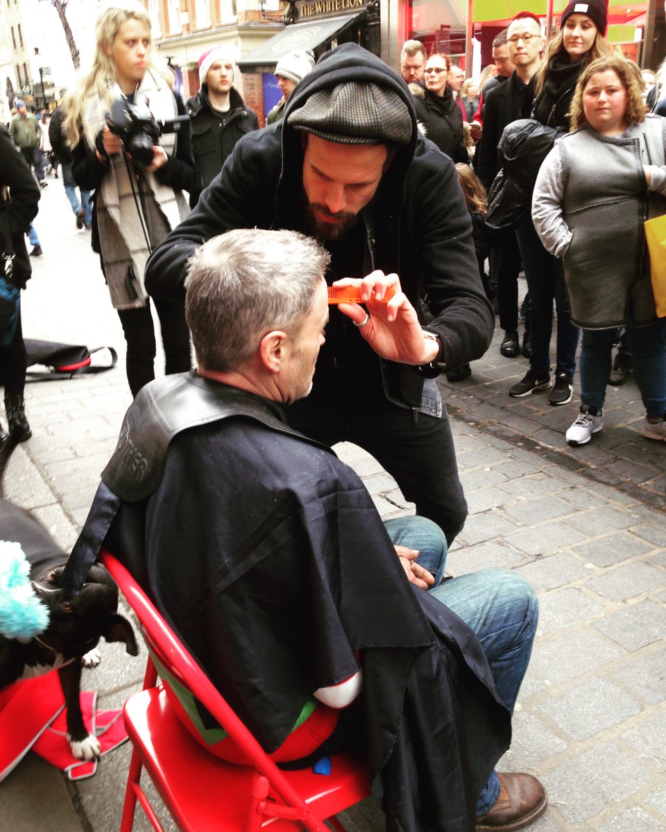 FeedStreetsUK's tweet photo. Watching @joshuaacoombes whilst out supporting #helpinghomeless - a humbling, inspiring day. Thank you @sophie_tfp #DoSomethingForNothing https://t.co/AYjyzIrOFq