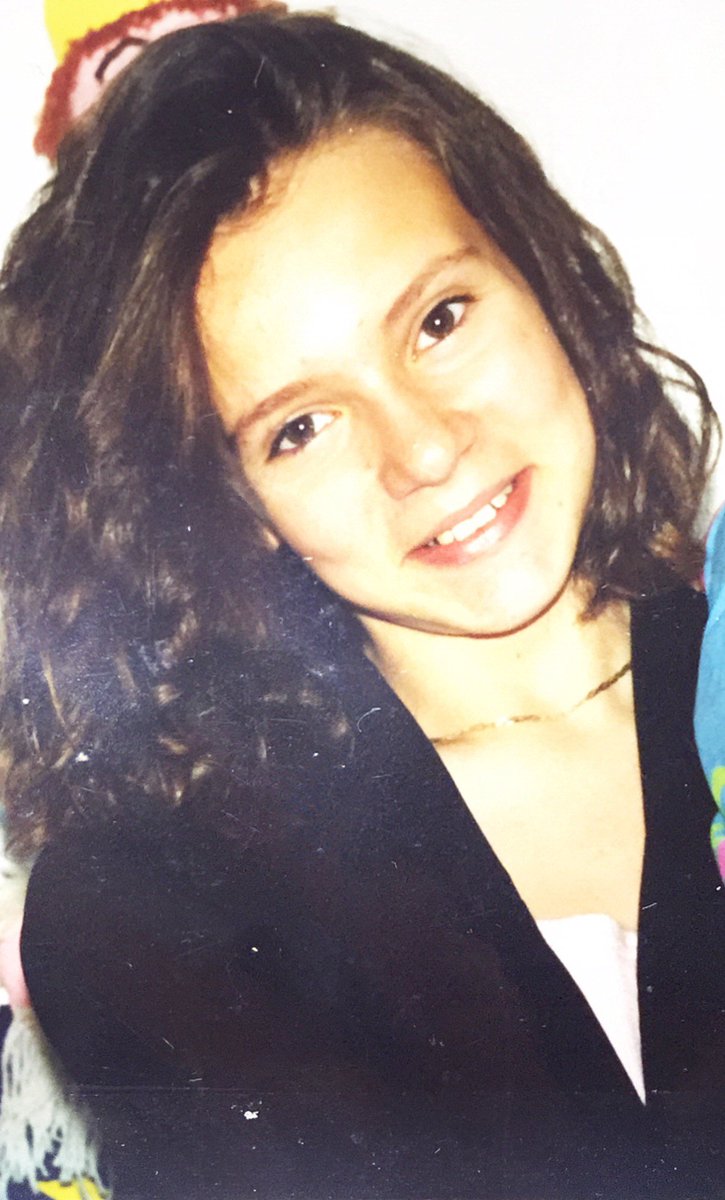 GiuliaBezzi's tweet photo. E se @WMSaver chiama, io torno undicenne con #GoogleFotoScan che app lovvosa! #fotoscanchallenge @luca_bozzato @ReginAriarosa @martissima90 https://t.co/qWS3dKBqEu