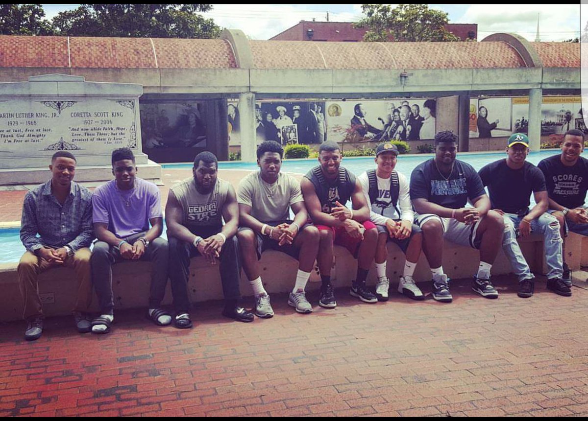 Devogotmefit's tweet photo. Gone but you live through so many.. #R.I.H Mr. Griggs. I love you, we love you. Prayers up as we grieve. https://t.co/Ny1g9u0nJd