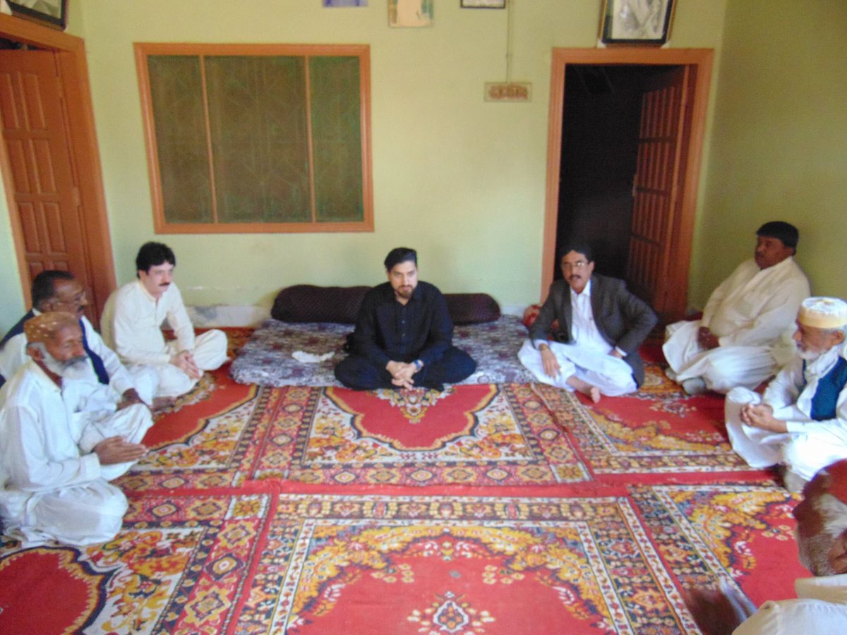 PppJiyala's tweet photo. @ChairmanMatiari @MakhdoomFZaman condoled wth JanMohdSariyo on demise of MirSariyo in villAjjanShah
#MakhdoomOfHala #WthPpl #Condolences https://t.co/sC0D7X4UCQ