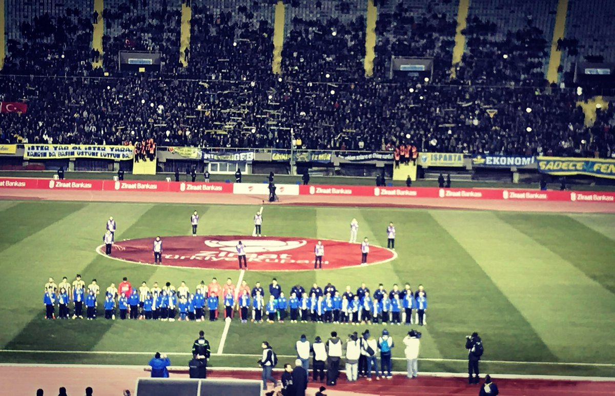 lisegfb_kosova's tweet photo. Bitti diyenlere inat dimdik ayaktayız! 
GENÇFENERBAHÇELILER  https://t.co/0LRprGDps6