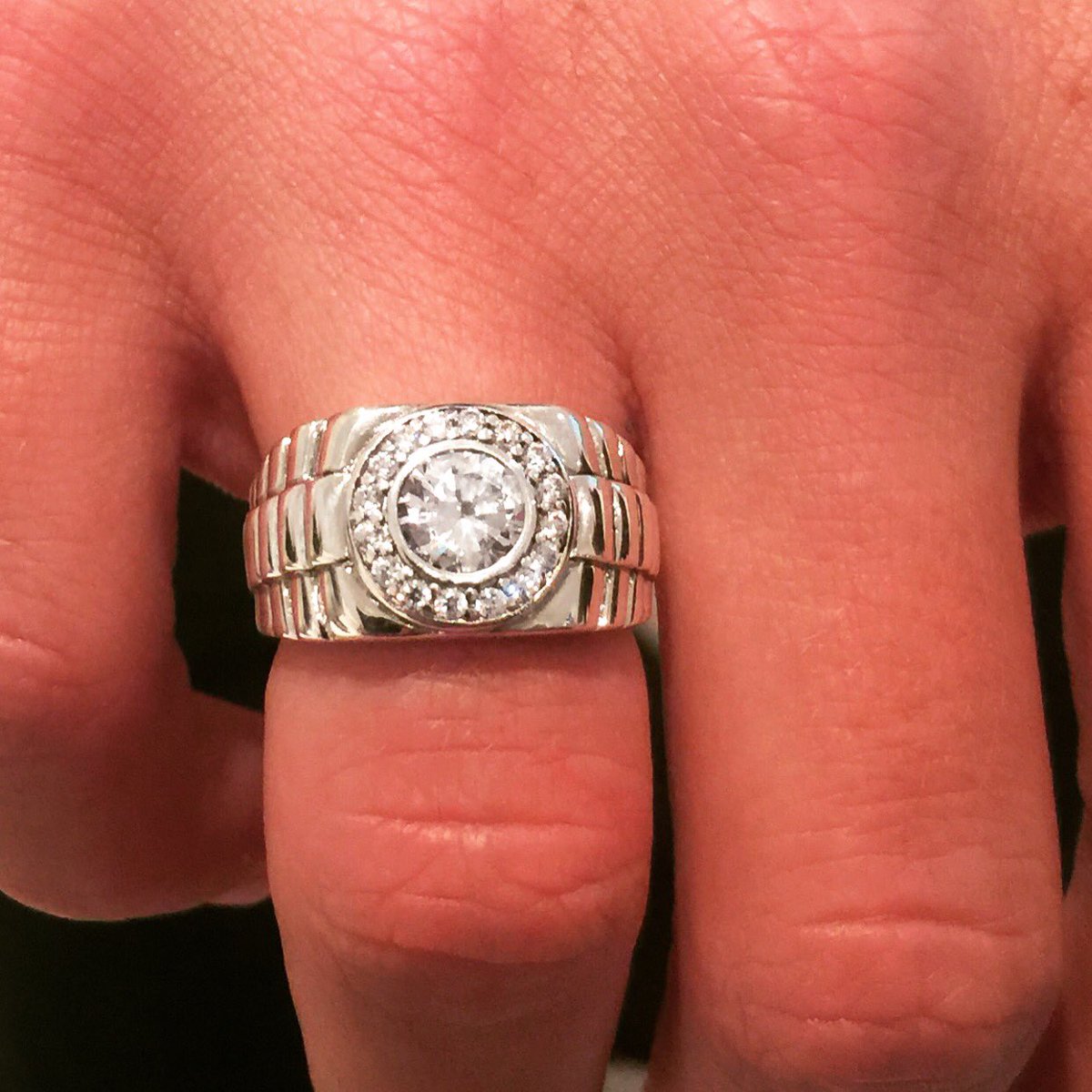 My new Rolex Ring from my mum and dad! I love you so much they never fail to surprise me ❤️❤️❤️ #TheBest 😘