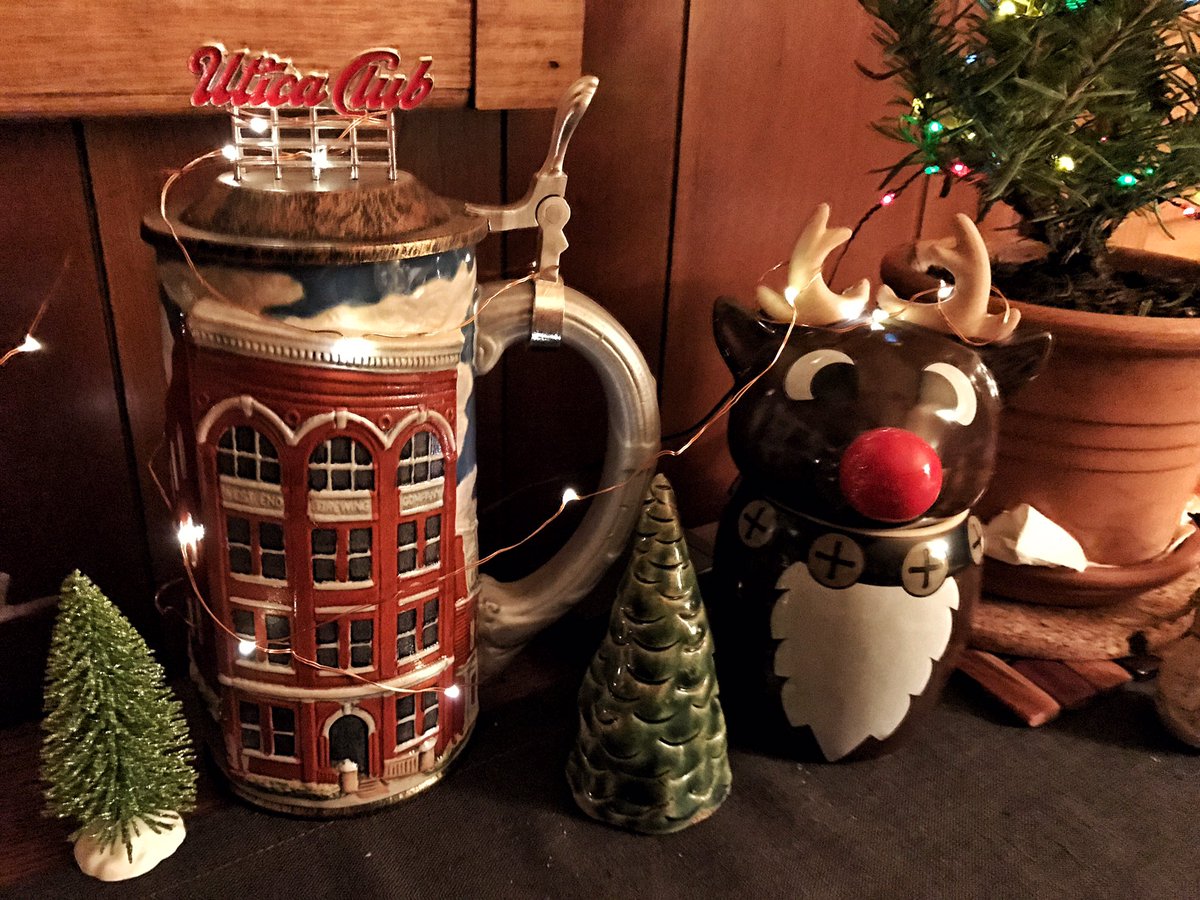 Wishing y'all the Hoppiest of Holidays! #hoppyholidays #CraftBeer #cnydaydrinking