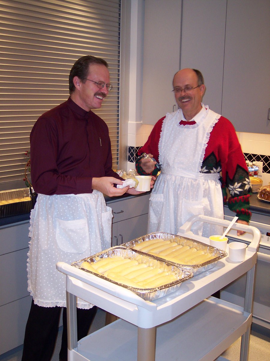 qhministries's tweet photo. #tbt to familiar faces preparing bread sticks for the QHM Christmas party, 2003. Merry Christmas!

#RandyBates #BillTucker #Christmas https://t.co/LDDhnoxi5f