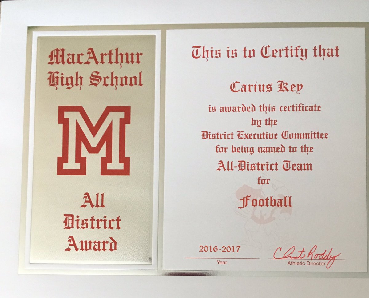 MzNurse2U2's tweet photo. Look at my baby, Congrats @Icariusss!! I couldn't be more proud.. #CariusKey https://t.co/HjmstMvufM