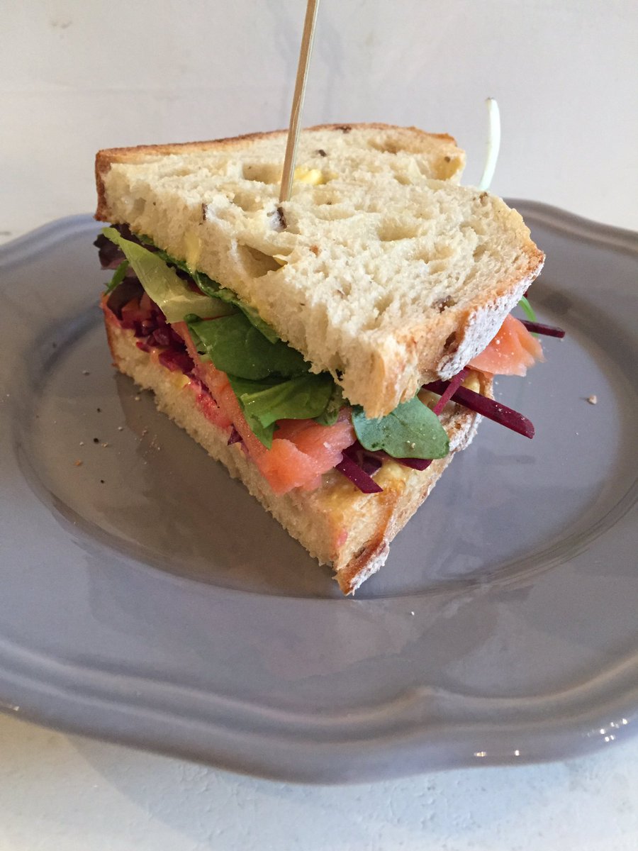 toasthamont's tweet photo. Smoked salmon with matchstick beets, mayo, capers & greens. #alreadyatehalf #whatsforlunch https://t.co/o4topLf4q4