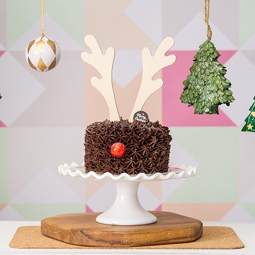 This delicious festive reindeer cake from <a href="/Velvetcakeco/">The Velvet Cake Co</a> is one of our favourite #PicksOfTheWeek: bit.ly/2h5b4vD