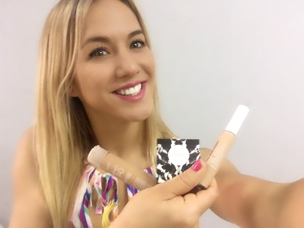 flor_vigna's tweet photo. Gracia @CosmeticsRegina por acompañarme todos los días en cada nota y evento ❤️ https://t.co/xKTn8X57Xm