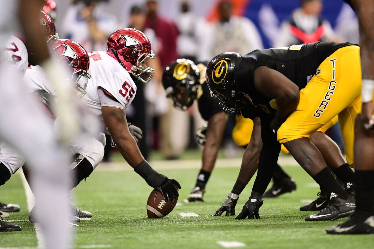 FBallGameplan's tweet photo. My #ScoutingNotes from the #CelebrationBowl. @GSU_TIGERS got some dudes & @NCCU_Football #NFLDraft prospects shine: https://t.co/Qm2XQq1l0d https://t.co/NbGbMaKIUO