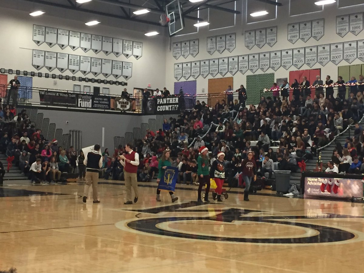 WO_NHS's tweet photo. Your officers, representing 👊 #GoWO #WONHS https://t.co/xVL0ldw9ur