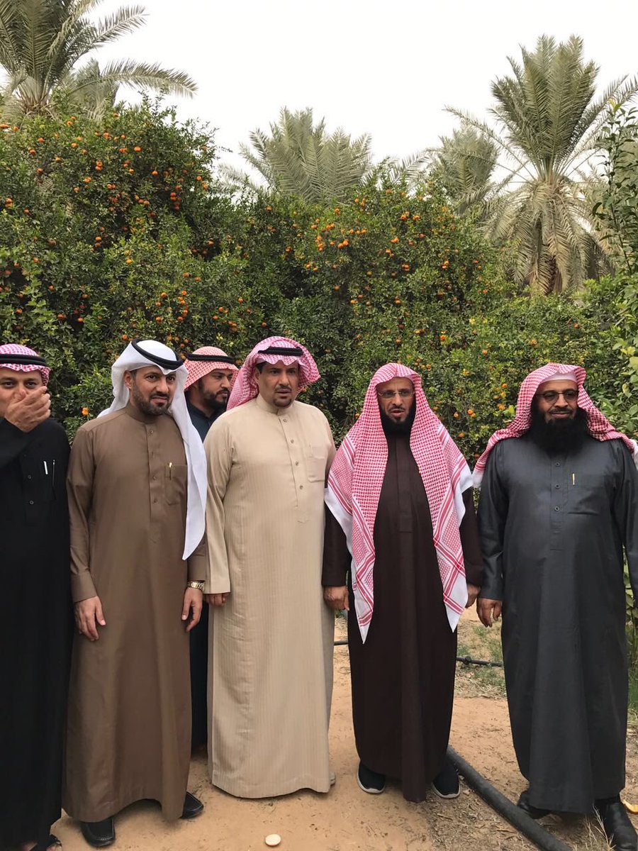 abdulaziztwegry's tweet photo. اكرمني كريم السجايا فضيله الشيخ عائض القرني بزيارة افخر وافاخر بها لما له من مكانة عندي وعند الناس 
#بريده #القصيم https://t.co/iFYNhLp5a7