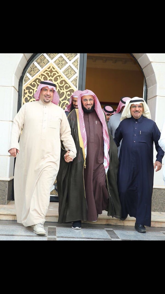 abdulaziztwegry's tweet photo. اكرمني كريم السجايا فضيله الشيخ عائض القرني بزيارة افخر وافاخر بها لما له من مكانة عندي وعند الناس 
#بريده #القصيم https://t.co/iFYNhLp5a7