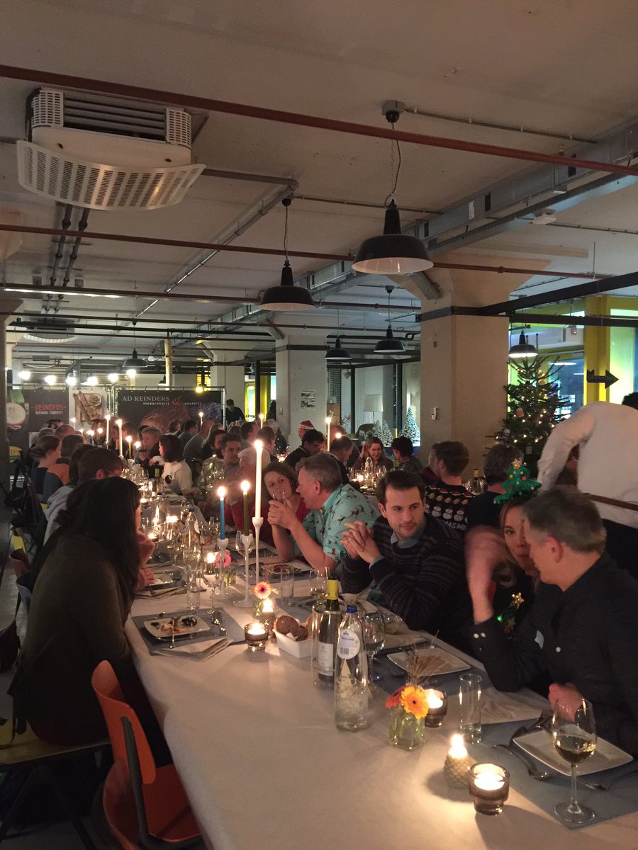 VershalHetVeem's tweet photo. Omgetoverd tot een geweldig kerstdiner door de ondernemers van de #vershal #strijps https://t.co/IaBXxwfbKq