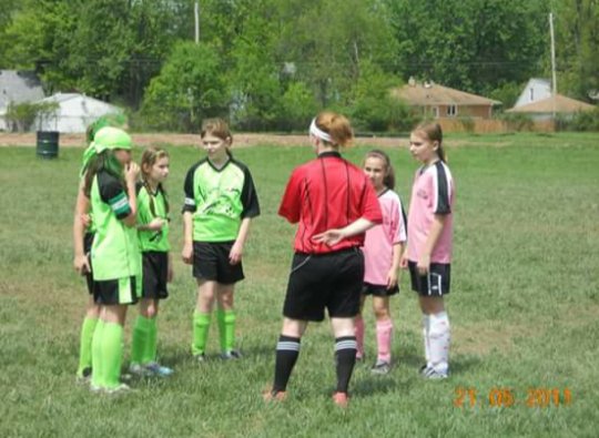 __mthompson__'s tweet photo. Happy birthday @oliviaazidekk I'm so glad we've been friends for so long. Enjoy these throwback pictures, have a fantastic day! https://t.co/sptf3HJvba
