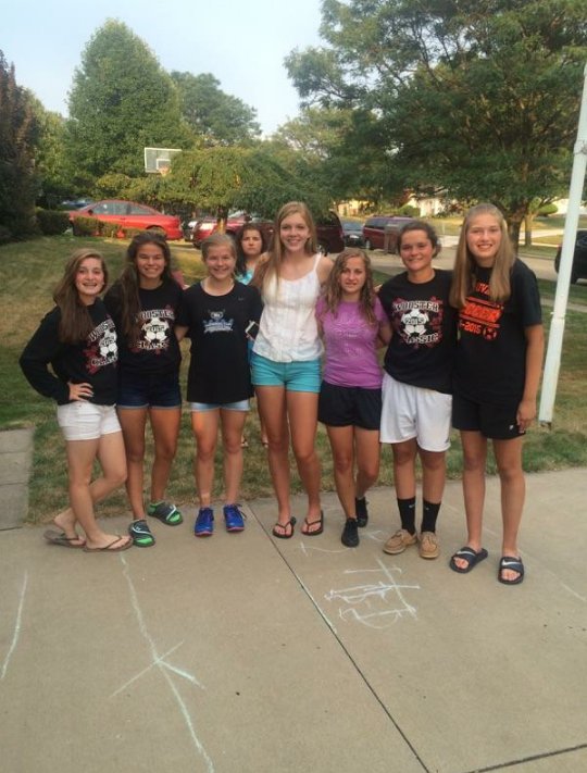 __mthompson__'s tweet photo. Happy birthday @oliviaazidekk I'm so glad we've been friends for so long. Enjoy these throwback pictures, have a fantastic day! https://t.co/sptf3HJvba