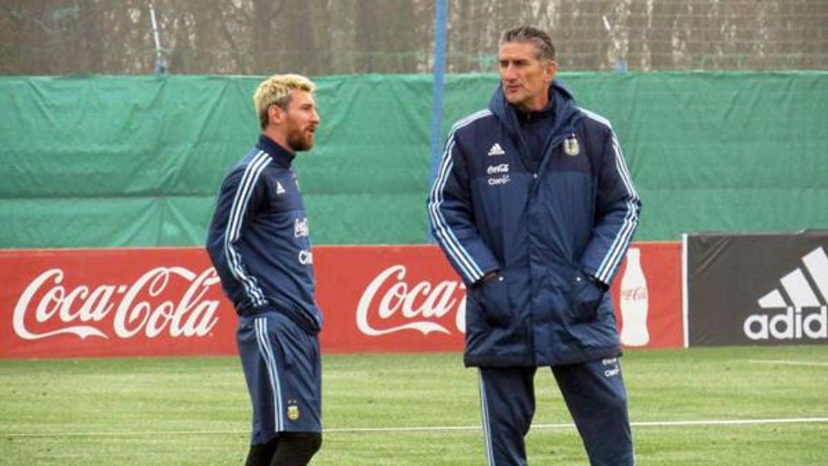 AudioYa's tweet photo. Edgardo Bauza, técnico de la selección de fútbol de  #Argentina se pronuncia sobre #Messi https://t.co/waMZ5NkDcD https://t.co/W4lU6XiTED
